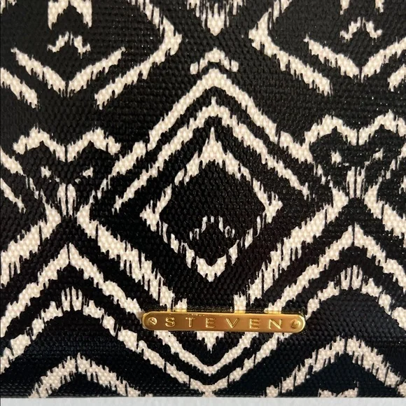 Steve Madden Black and White Clutch with Pink Accent - Picture 13 of 13